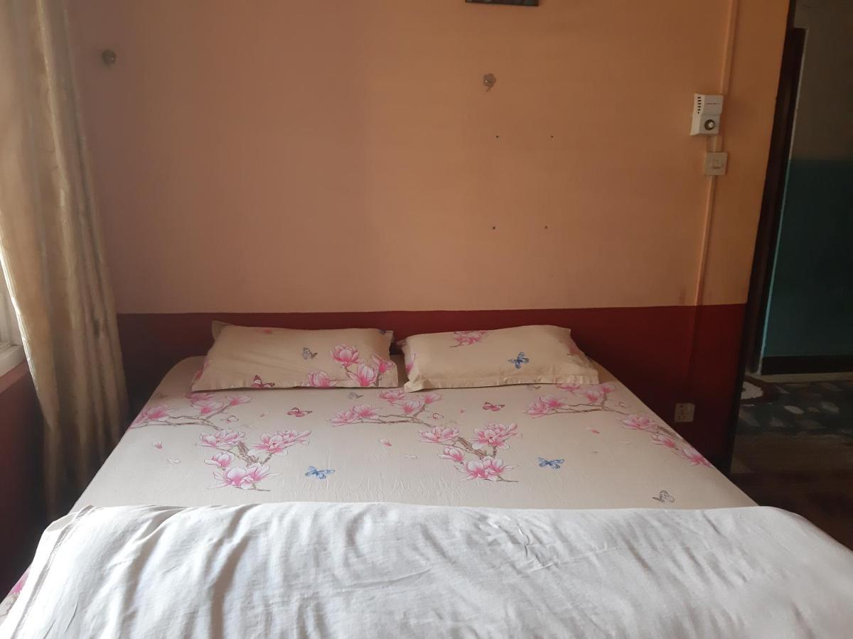 Beehive Hostel カトマンズ エクステリア 写真
