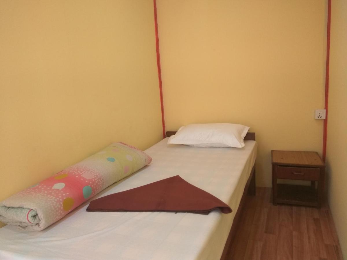 Beehive Hostel カトマンズ エクステリア 写真